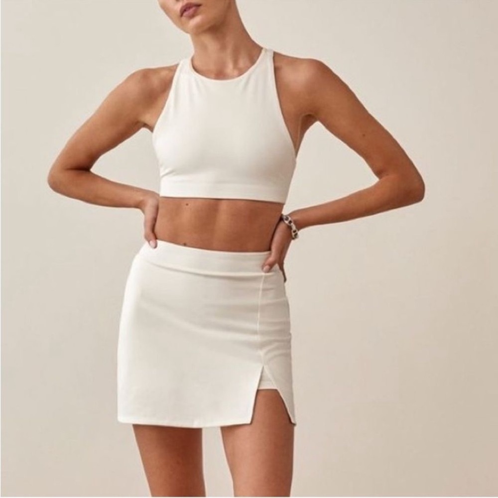 Reformation Ecomove Nina Skort - Picture 2 of 10